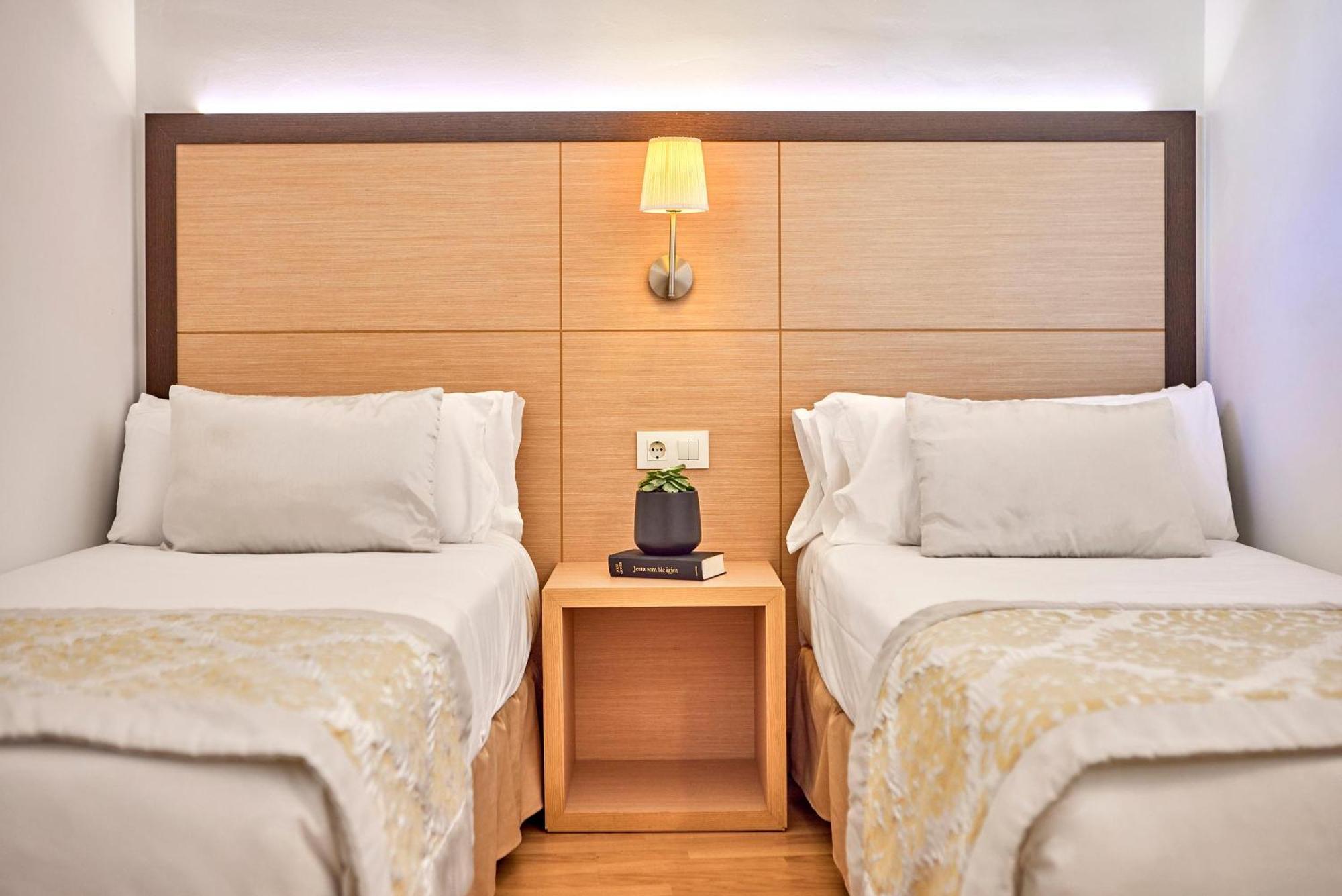 Zafiro Tropic Aparthotel Пуерто де ла Аркудия Екстериор снимка