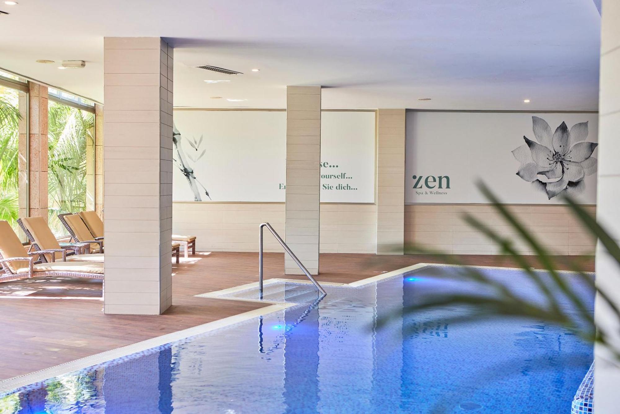 Zafiro Tropic Aparthotel Пуерто де ла Аркудия Екстериор снимка